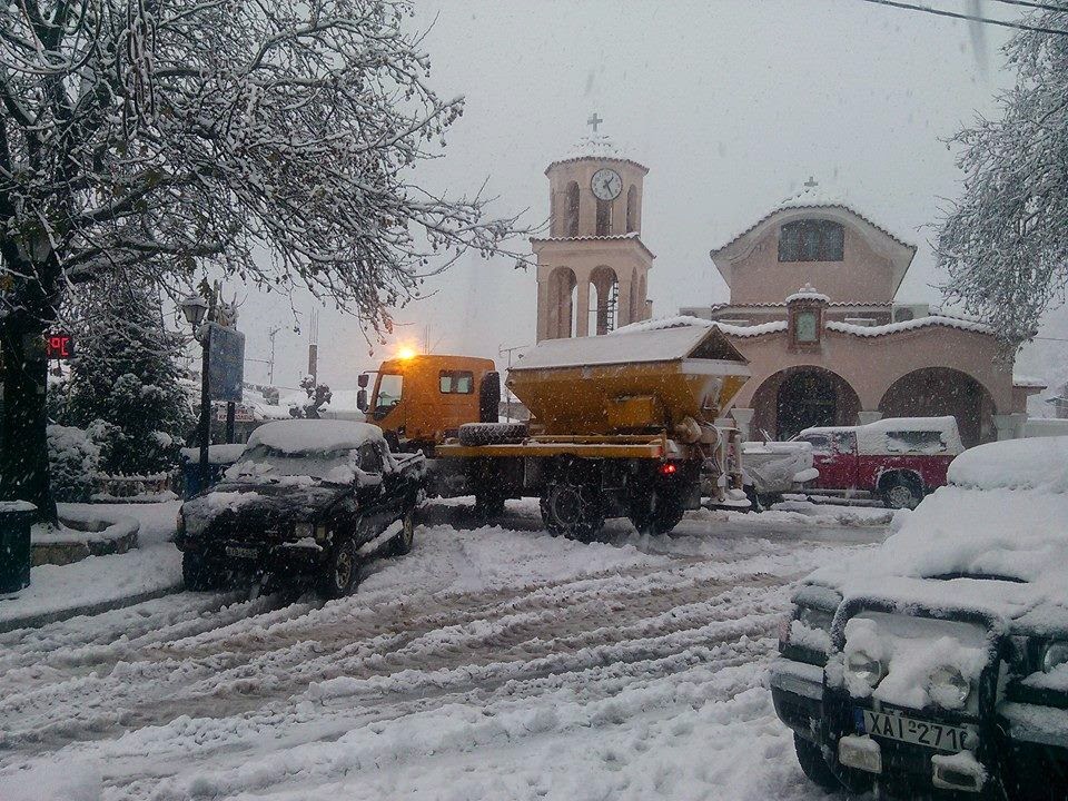 Σε λευκό κλοιό η Εύβοια - Ξεπέρασε τα 30 εκατοστά το χιόνι στους Στρόπωνες! (ΦΩΤΟ)