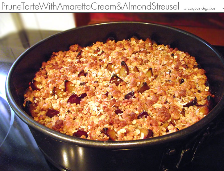 coquus: Zwetschgenkuchen mit Nussstreusel und Amarettocreme