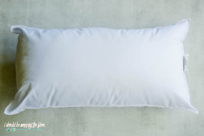 HOW TO MAKE AN EXTRA LONG LUMBAR PILLOW STORY - Paper and Stitch