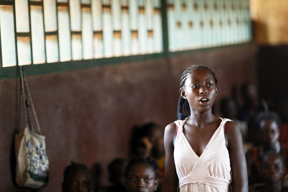 30 Beautiful Pictures Of Girls Going To School Around The World - Central African Republic 30 Beautiful Pictures Of Girls Going To School Around The World - Central African Republic