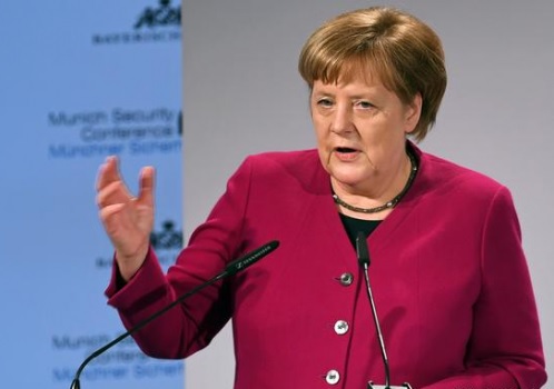 Allarme di Merkel: l'ordine mondiale precipita; lotta per l'Europa