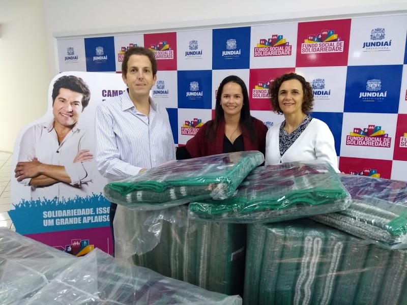 Maxi Shopping Jundiaí entregou 100 cobertores ao Fundo Social Maxi Shopping Jundiaí entregou 100 cobertores ao Fundo Social