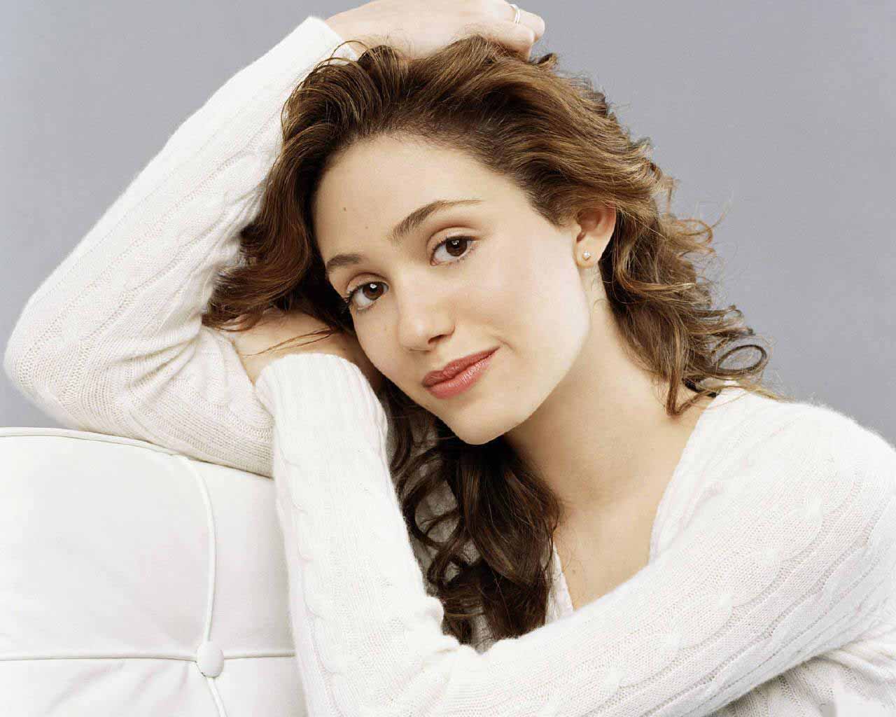 Emmy Rossum Hollywood Superstar Actress Latest Desktop Hd Wallpapers