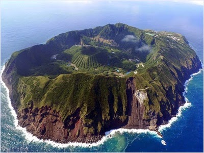 เกาะอาโอกาชิมะ (Aogashima)