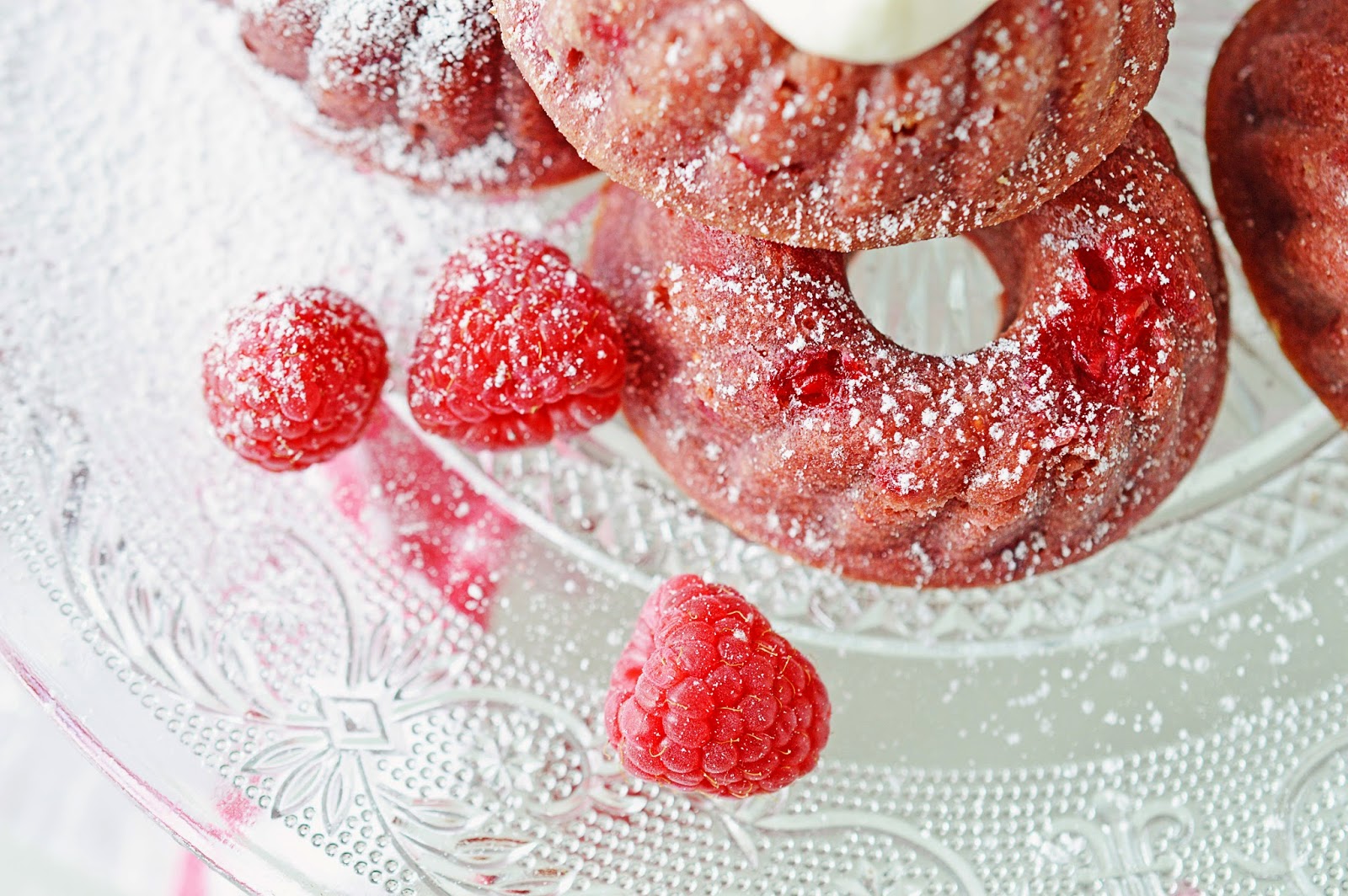 Lemon Raspberry Mini Bundt Cakes Lemon Raspberry Mini Bundt Cakes