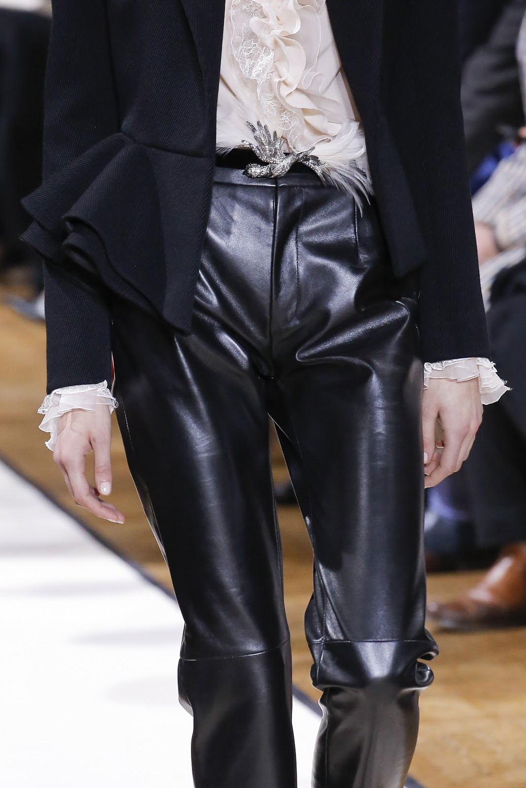 fashion-show-Lanvin-Fall-2017-Ready-to-Wear-Collection