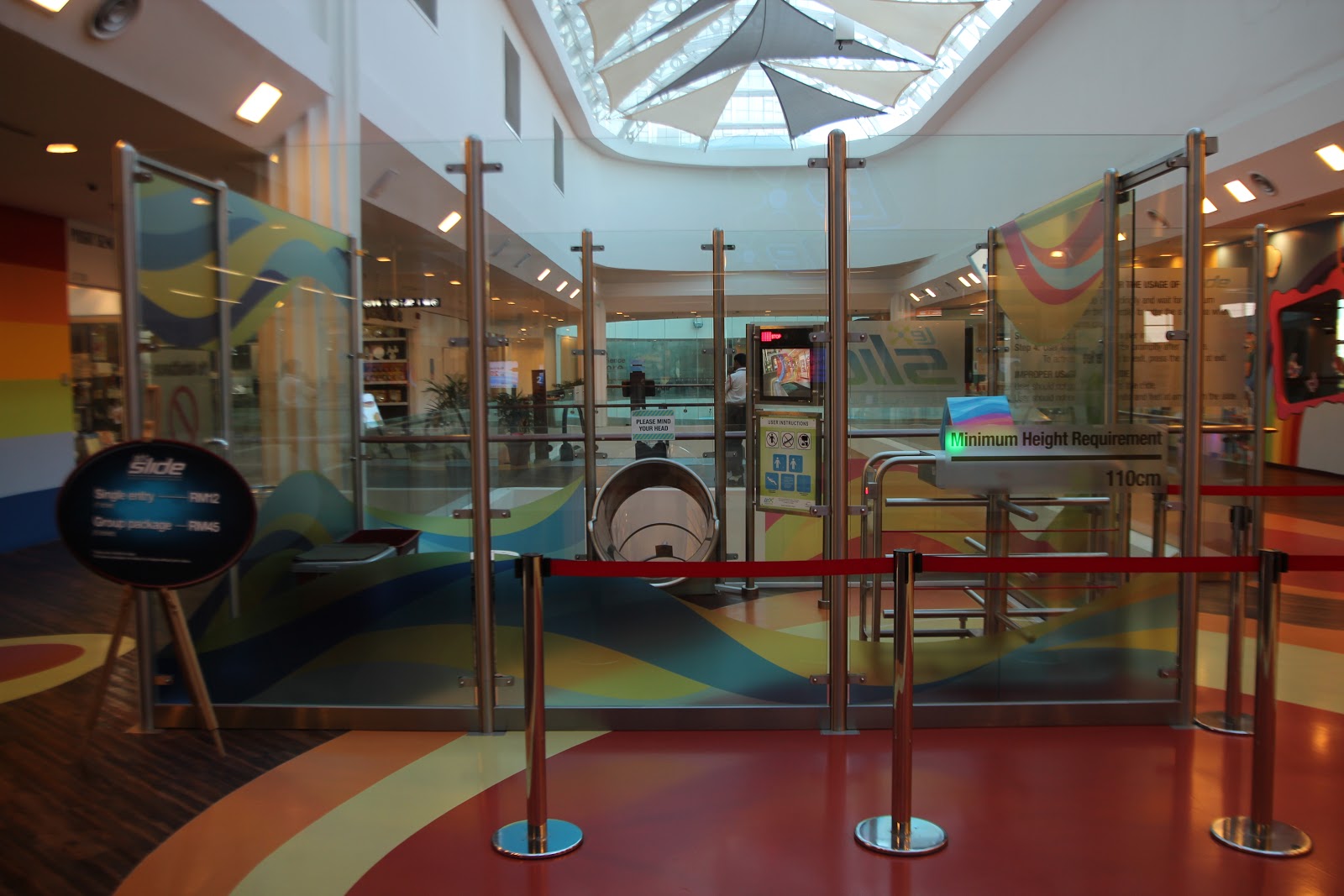 World's Tallest Indoor Slide, Empire Shopping Gallery