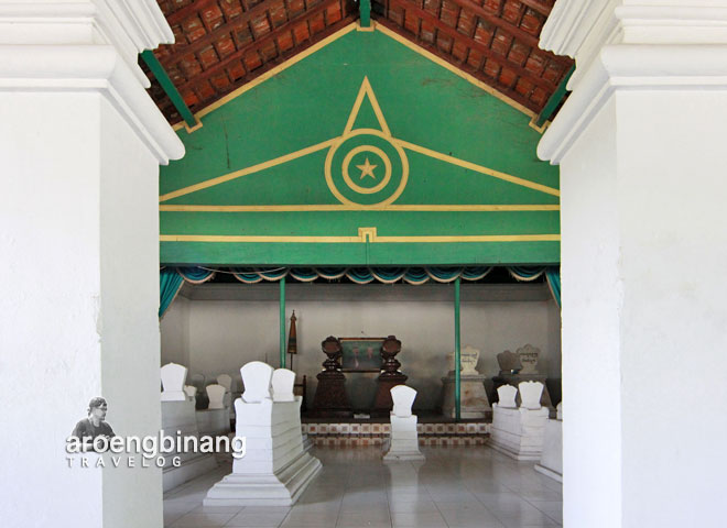 makam patih kra sosronagoro sukoharjo