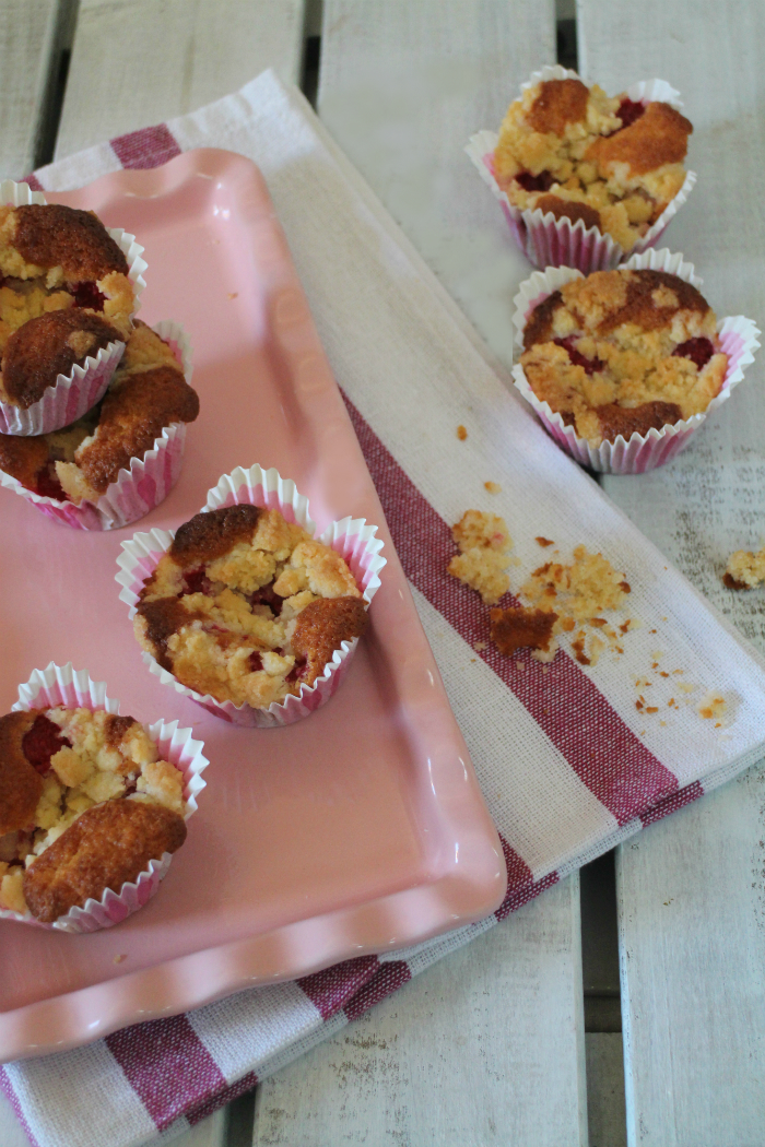 Muffins de yogur griego y frambuesas con streusel Cook the cake