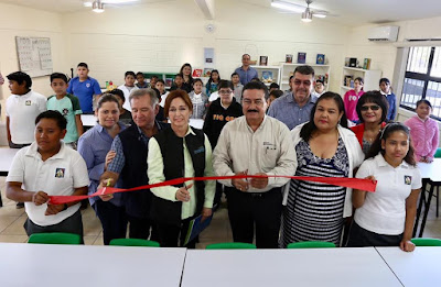 Entregan SEC y Fundación Imagina biblioteca a escuela primaria. Entregan SEC y Fundación Imagina biblioteca a escuela primaria.