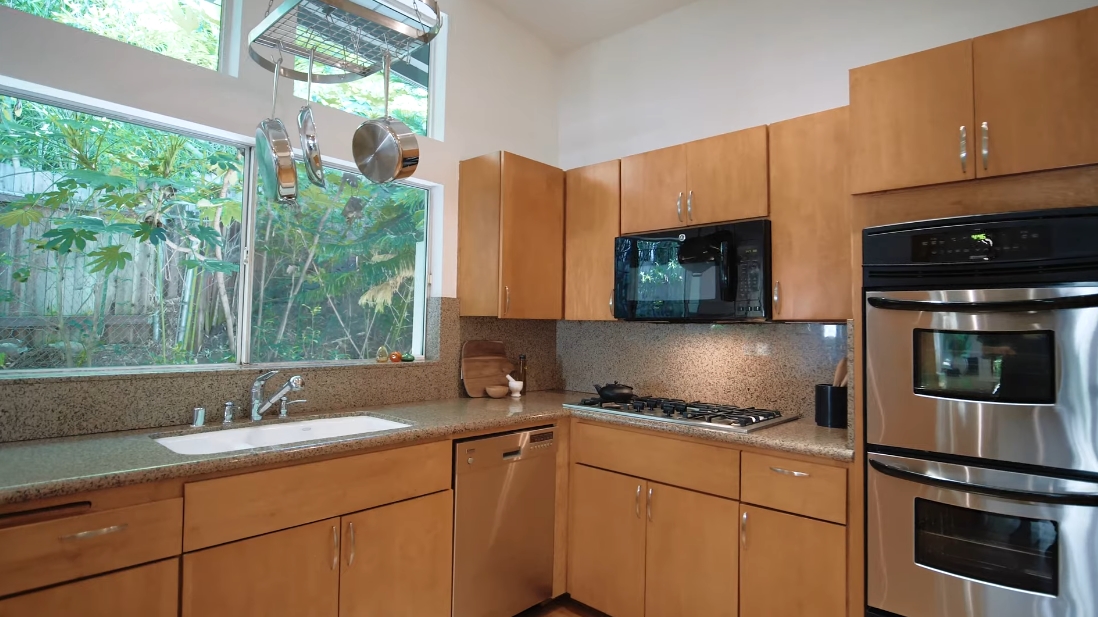 20 Interior Design Photos vs. Hollywood Hills Luxury Home Tour