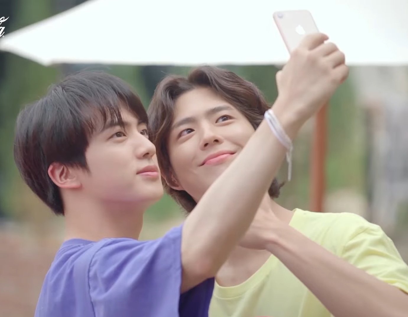 Jin and Park Bogum take a selfie together pannatic