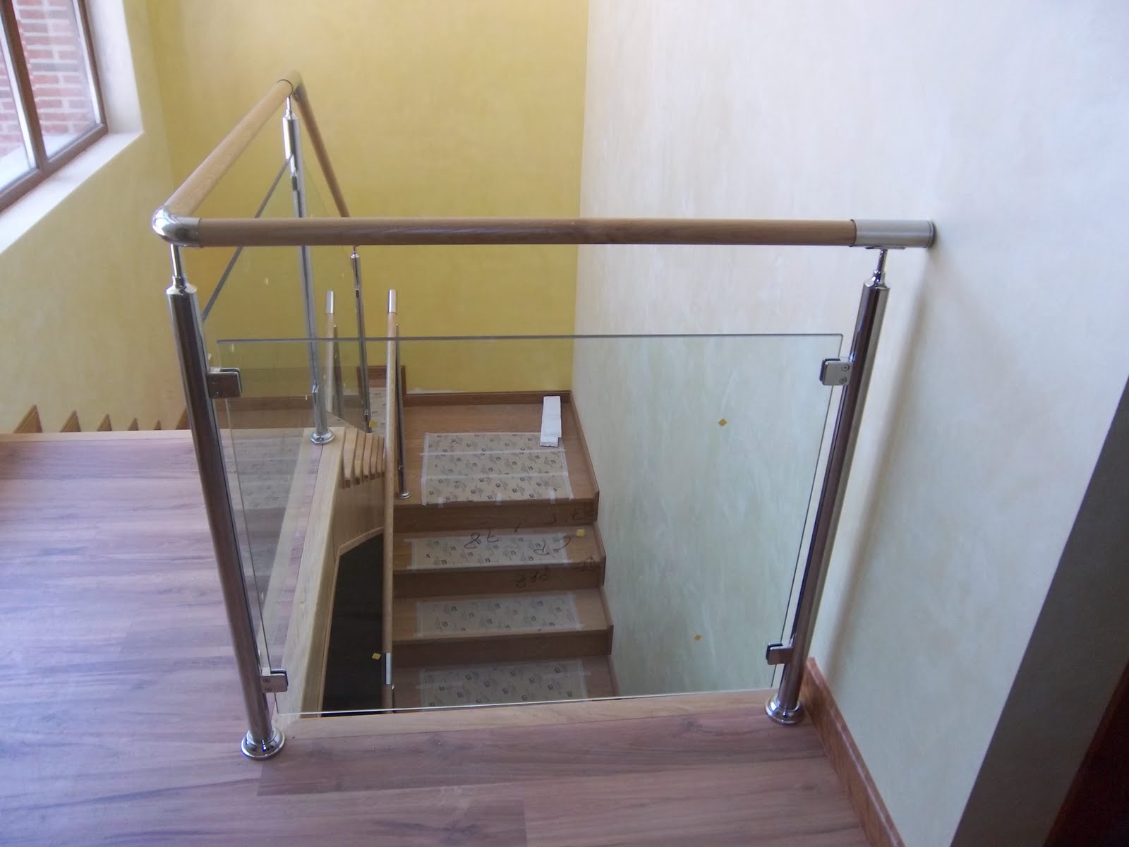 NORBEL CARPINTERIA METÄLICA Y ACERO INOXIDABLE: BARANDILLA DE INOX