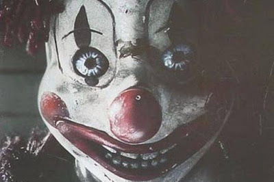 This  terrifying ‘Poltergeist’ clown poster is causing  some people nightmares 