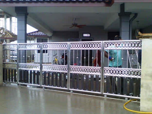 pagar stainless steel