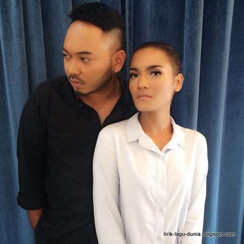Maria Calista dan Lucky Octavian Maria Calista dan Lucky Octavian