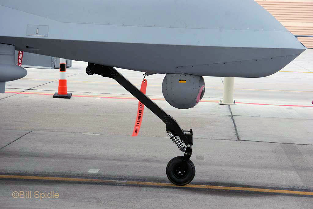 Хищник general atomics mq-1. Mq 20 predator cх. Mq-1b predator, general atomics, сша. Бпла сша предатор. Mq-1b predator, general atomics, сша.