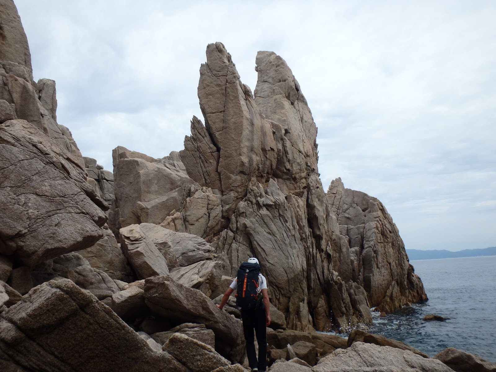 富山起点 楽しい山登り 敦賀門ヶ崎 海の岩場