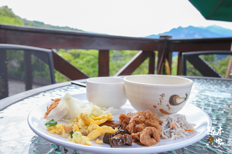 比佛利山莊|百岳群峰、賞楓秘境、烤肉聚餐|南投清境避暑住宿
