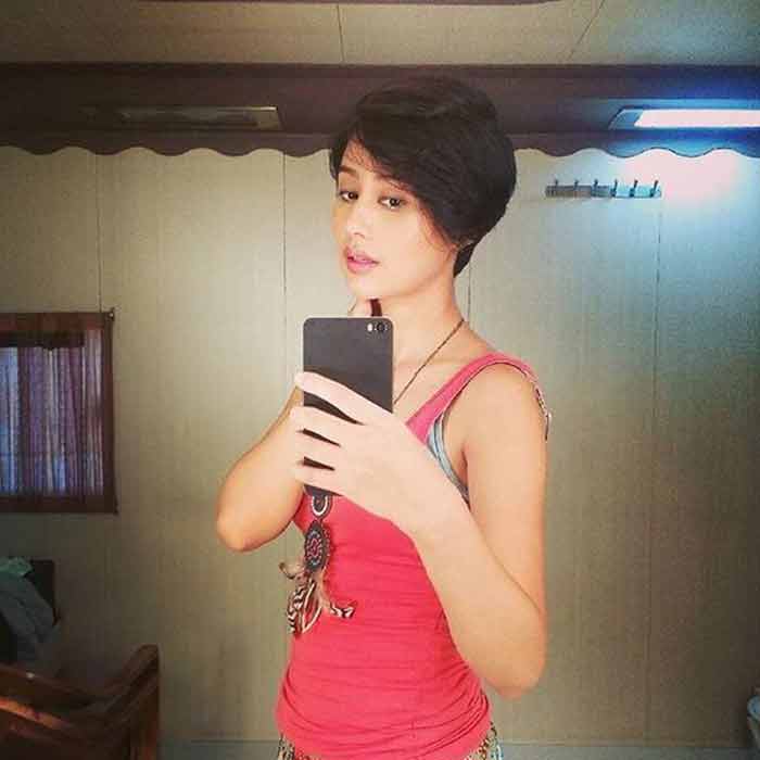 700px x 700px - Hot Actress: Sasha Chettri Hot Selfie Pics