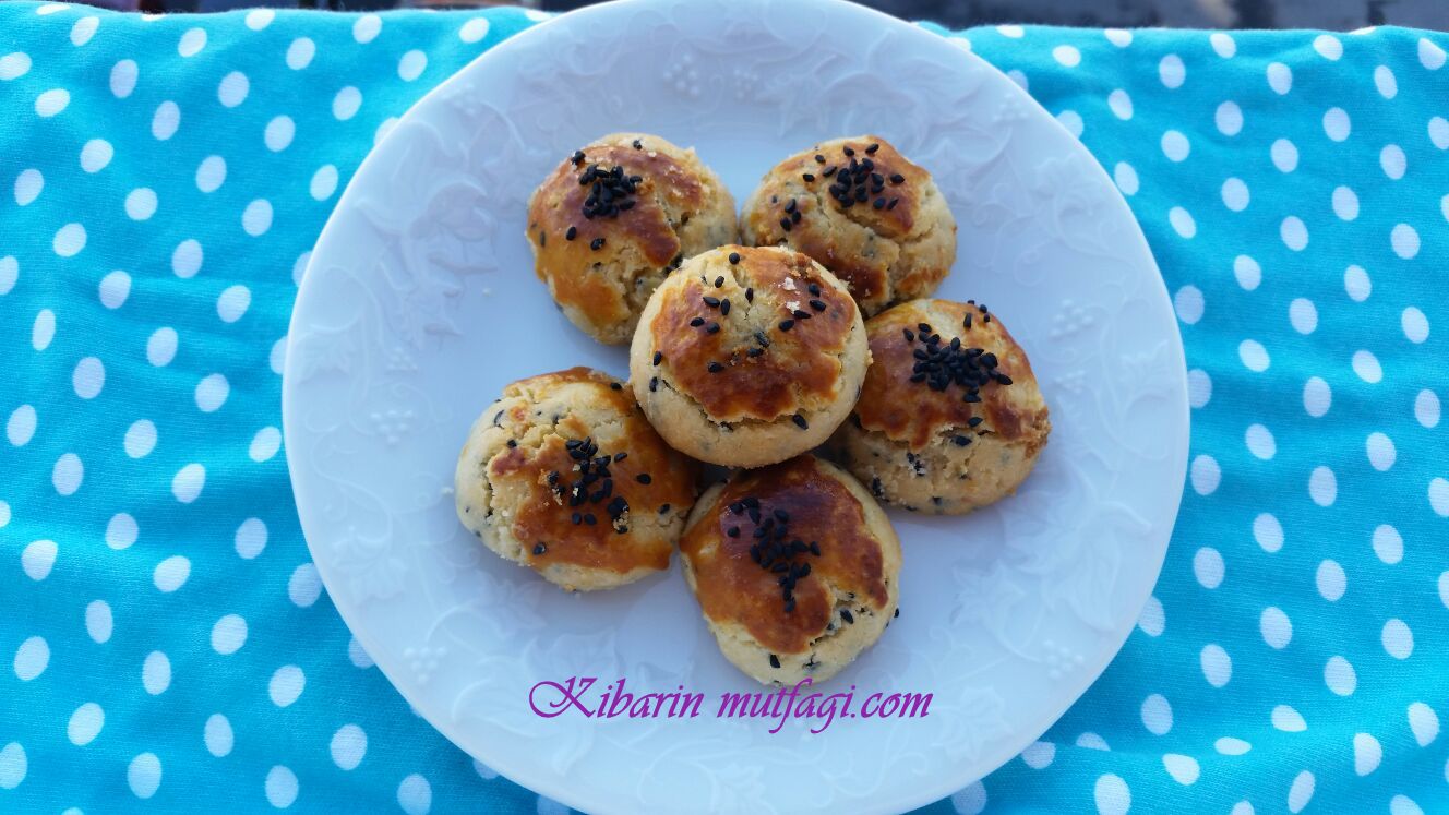 Çörek Otlu Tuzlu Kurabiye Çörek Otlu Tuzlu Kurabiye