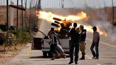 ليبيا : فصائل تتفق على طريق السلام رغم استمرار المواجهات والخلافات في المنطقة ليبيا : فصائل تتفق على طريق السلام رغم استمرار المواجهات والخلافات في المنطقة