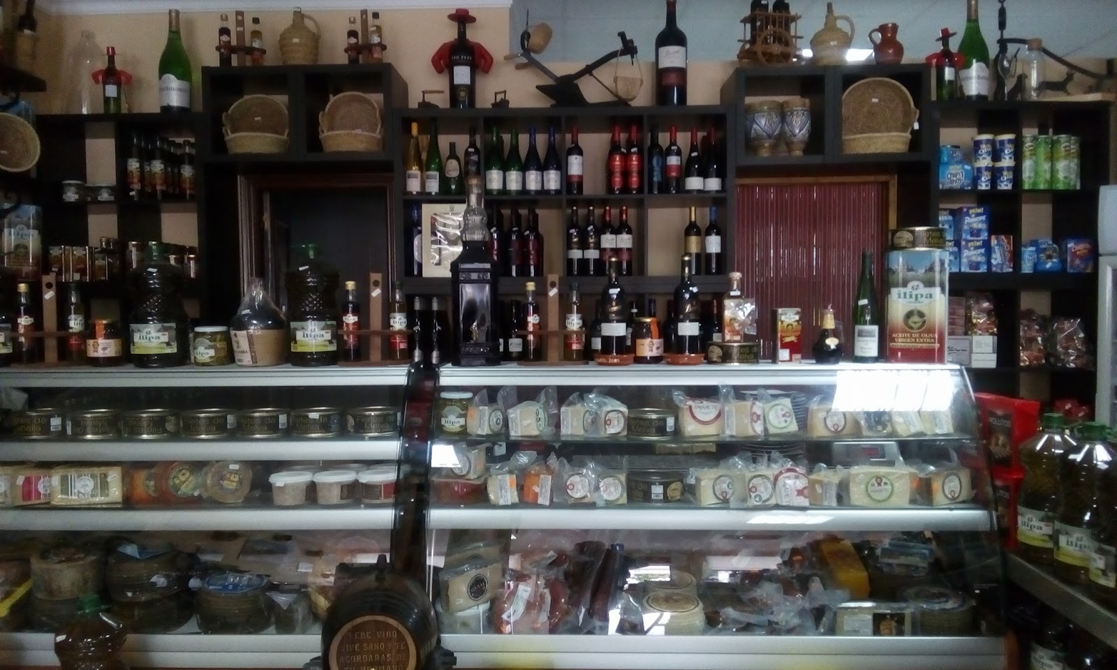 NOSTALGIA BAJO LA LUNA Tienda Gourmet de Café Bar La Vía en Arcos de la Frontera.