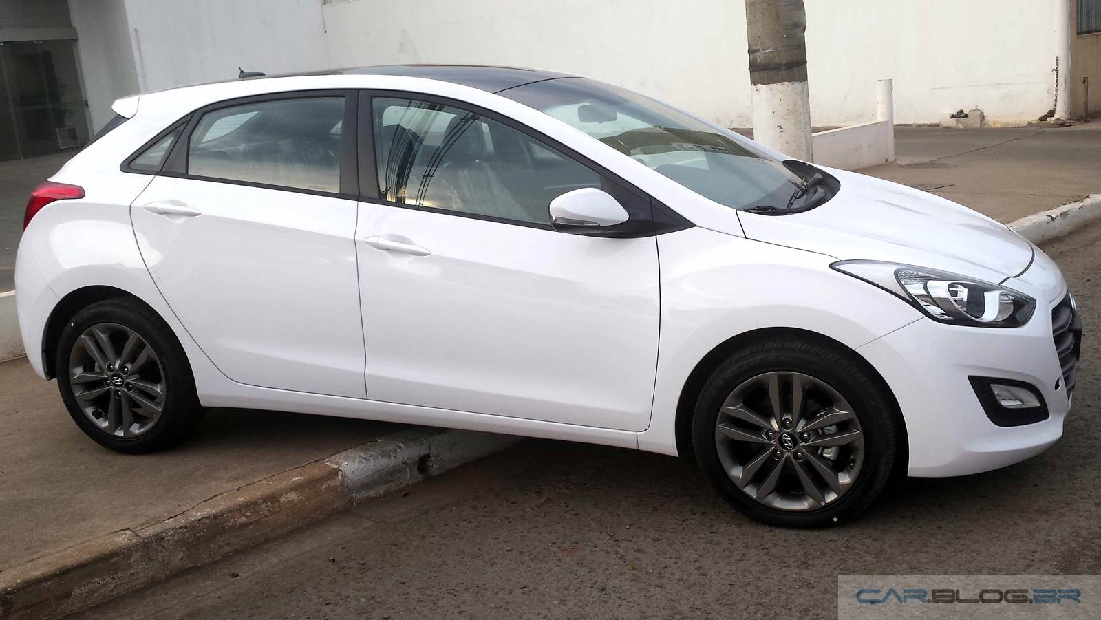 Hyundai i30 2016 vídeo, preço, consumo versão básica