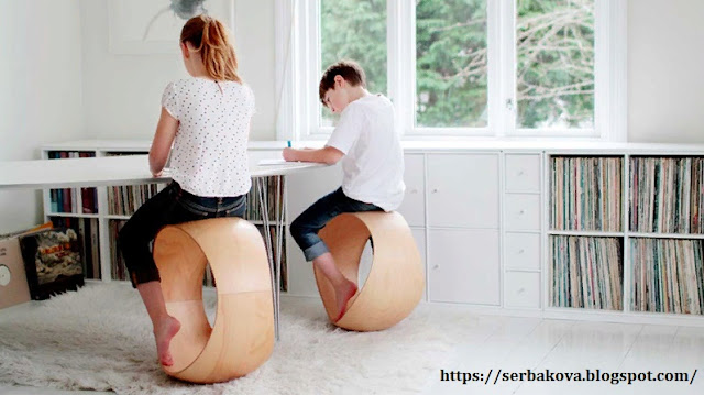 Новинка дизайнеров - круглый стул, который укрепляет спину