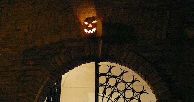 Halloween Nelle Marche La Festa Delle Streghe Di Corinaldo Girovagate Idee Di Viaggio