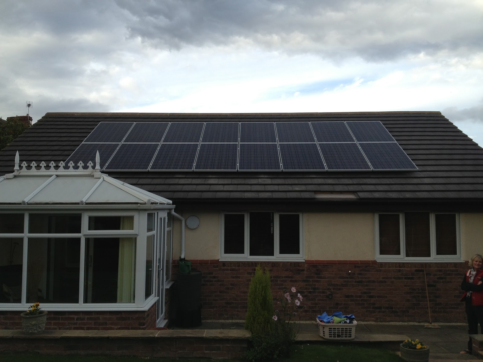 Latest Installations 4 kWp Solar Panel installation using 16x Canadian