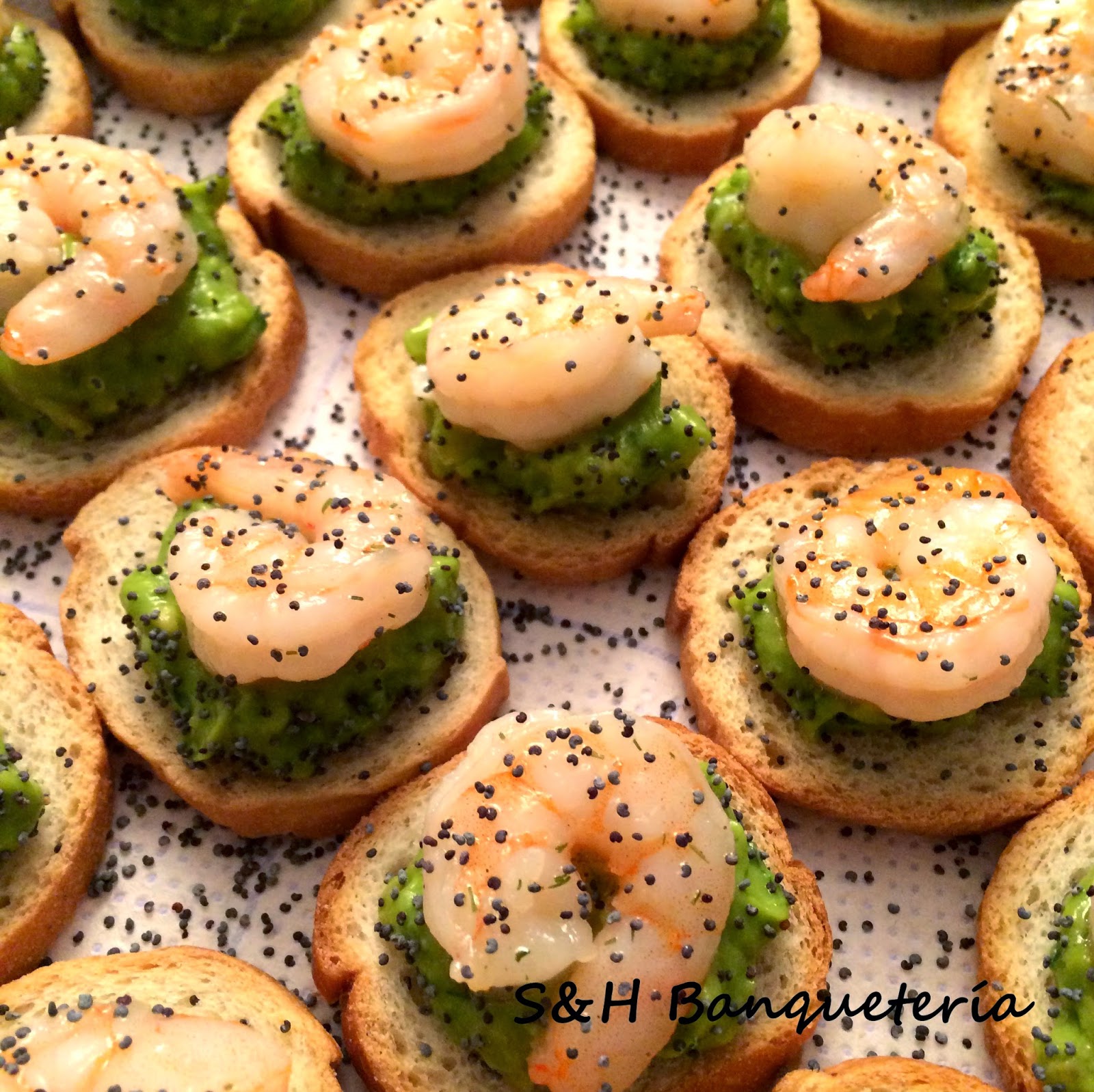 Crostini cóctel a domicilio Marie Gourmet Cóctel a domicilio crostini cumpleaños evento banquetería
