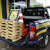 Encontrado 64 tabletes de maconha em fundo falso de carro na BR-153 pela PRF