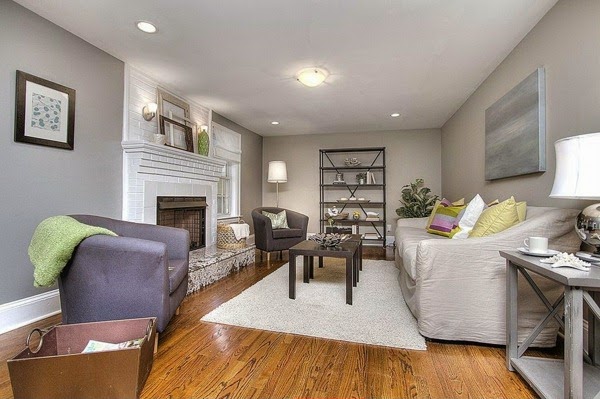 Living room in grey classic accents and luxurious Mobliar