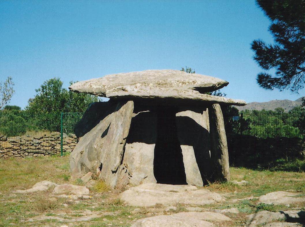 Dòlmens i Menhirs Pilar Dolmen de