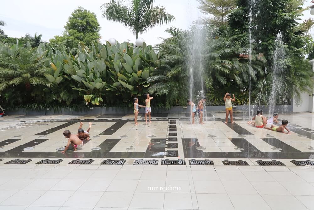 Taman Balai Kota Surabaya: Teduh, Asri dan Bersih
