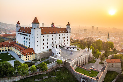 Tuyển lao động đi làm việc có thời hạn tại Slovakia- (Visa Schengen Châu Âu) - 1