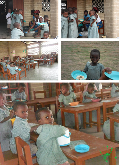 Bambini che mangiano a scuola, missione di Atchanvé, Togo, Africa