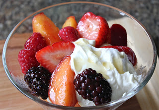 YOGHURT AND FRUIT BREAKFAST