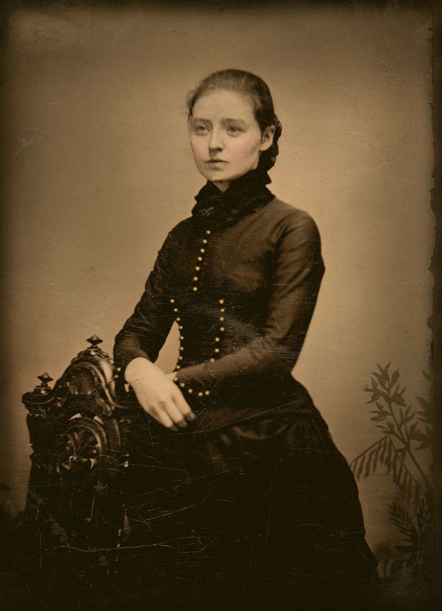 39 Stunning Photos Of Upper Class Girls In The Mid 19th Century ~ Vintage Everyday 