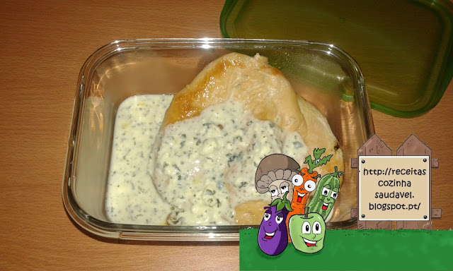 Bifes de Frango com Molho de Queijo Feta