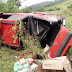 Carro capota em Mairi