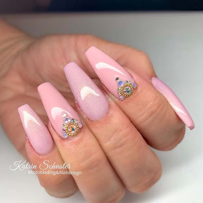 ✘ 29+ Stunning Glitzy Coffin Acrylic Nails In Style 2020 To Copy If you love your nails to have lots of sparkles ✘ 29+ Stunning Glitzy Coffin Acrylic Nails In Style 2020 To Copy
