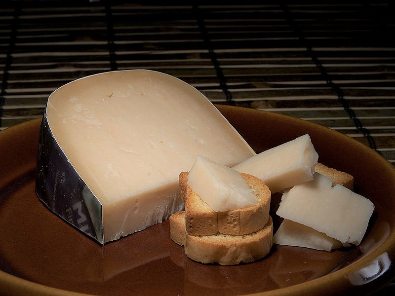 Cheese and Wine Pairing Uncorked Warming Up with Aged Gouda