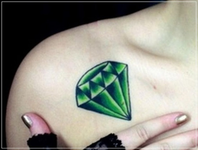 Tatuagens femininas super fofas Tatuagens femininas super fofas