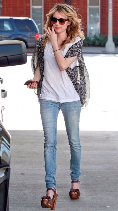 Viva La Fashion I Beauty + Life Style Blog: Emma Roberts' Street Style