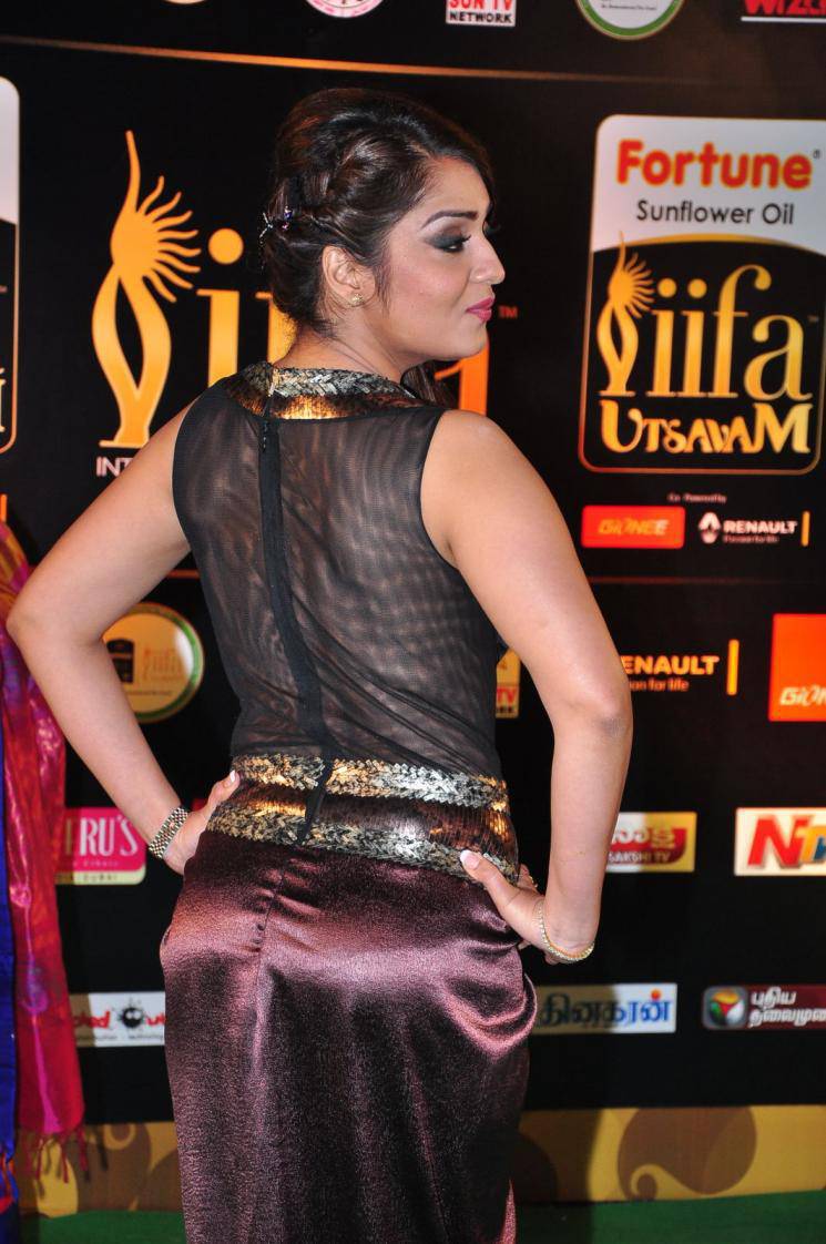 Nikita Thukral Hot Stills At IIFA Utsavam Awards 2016
