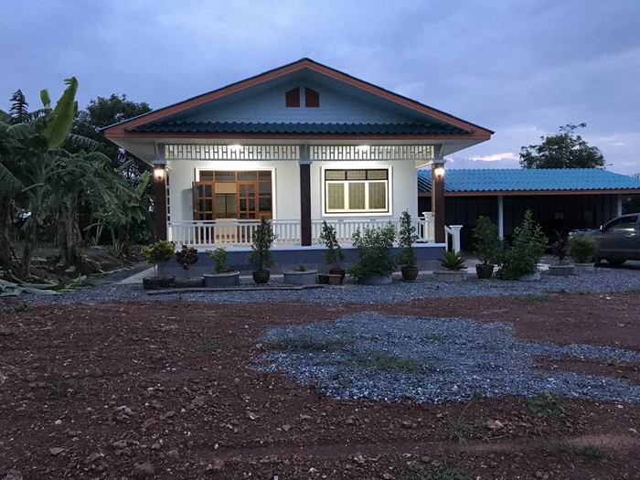 Looking for an Affordable House? Here are 50 Beautiful Lowcost Designs