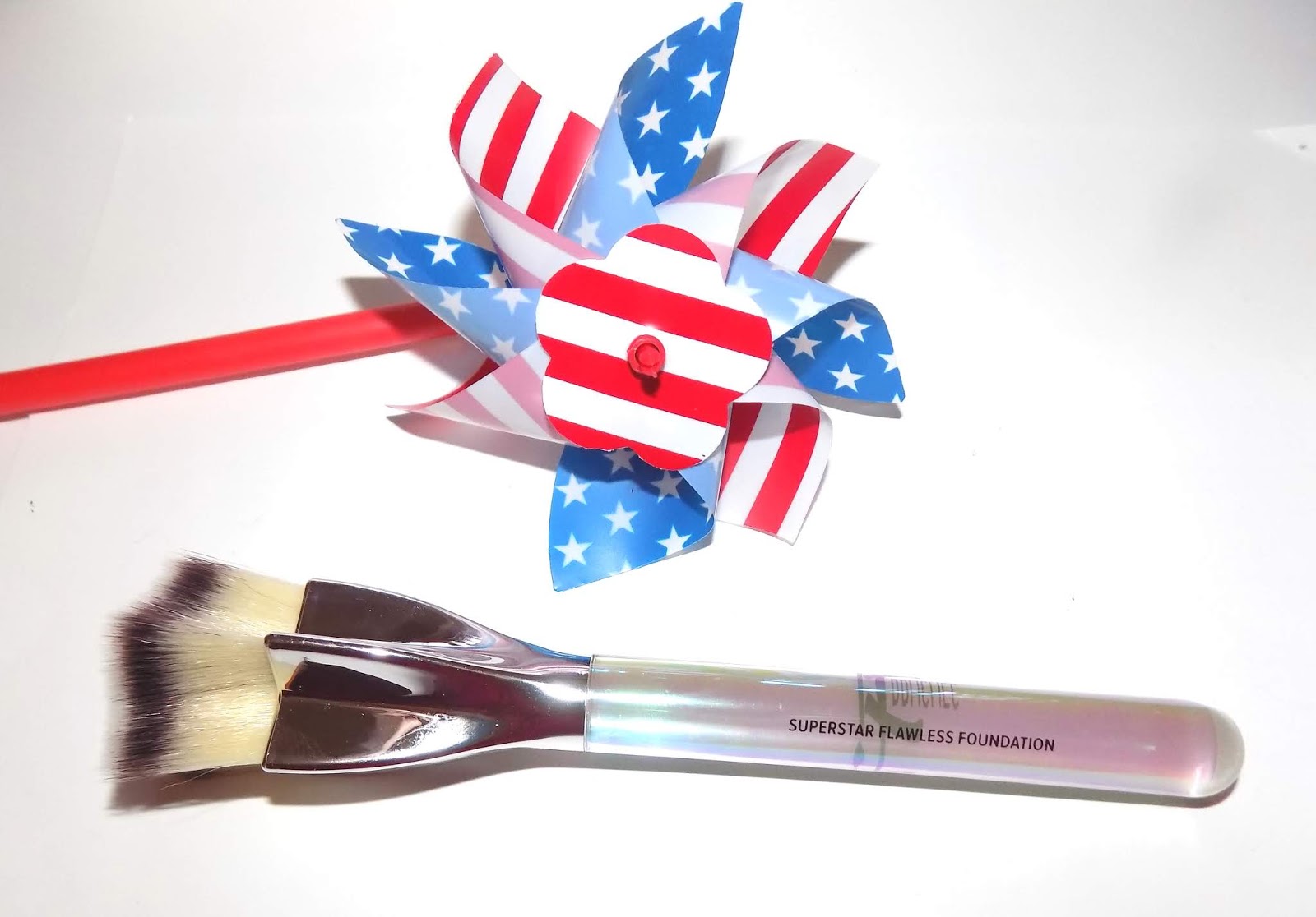 The Beauty Alchemist IT Cosmetics Superstar Flawless Foundation Brush