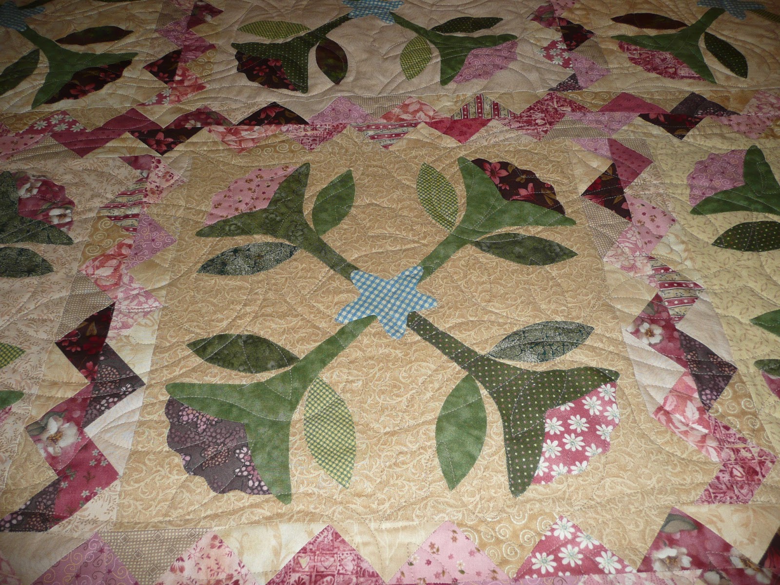 Acorn Ridge Quilting Donna's Trumpet Vine Quilt